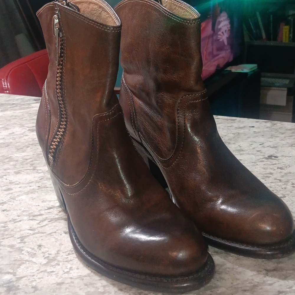 Frye Leslie Leather Boots